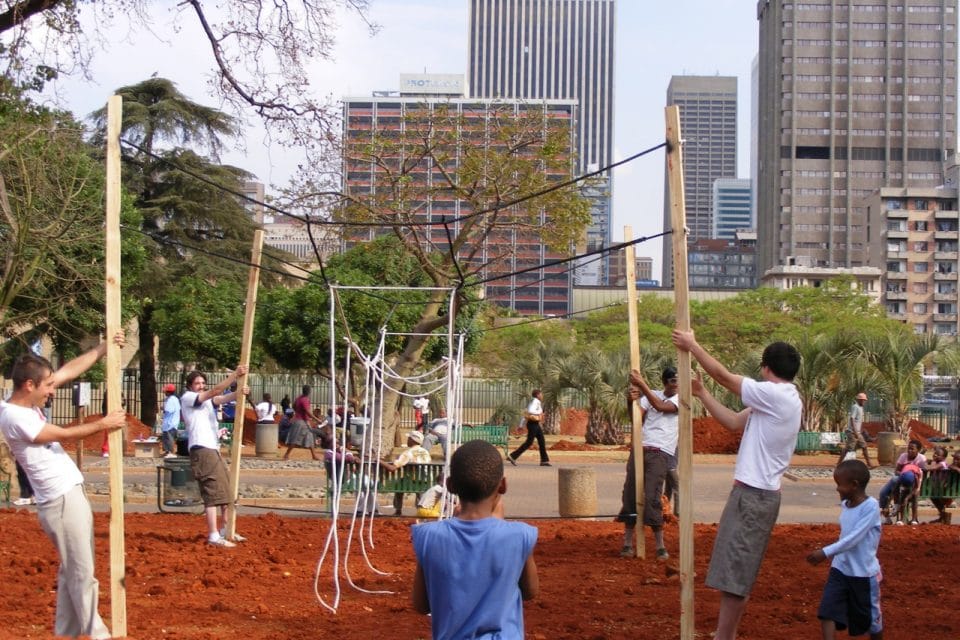 performance 2 (passage), Downtown Joburg