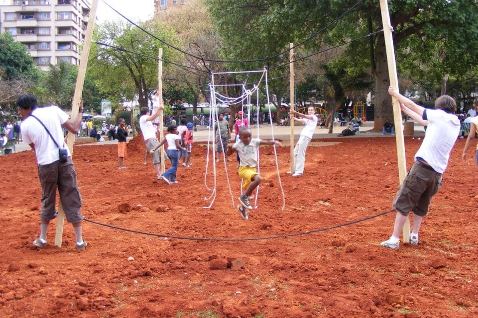 performance 2 (passage), jumping